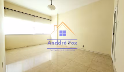 Apartamento com 85 M², 2 quartos c armário, copa cozinha c armários, Dep. Completa, 1 vaga, à venda