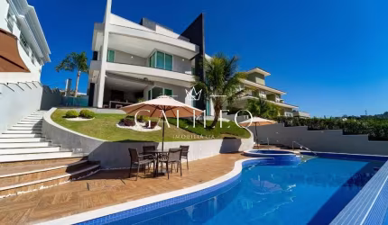 Casa à Venda no Condomínio Villaggio Paradiso em Itatiba/SP. 3 Dormitórios - 4 Vagas de Garagem - Piscina