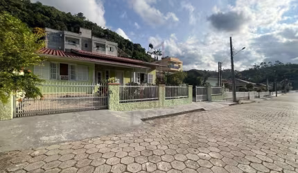 Casa com 2 quartos à venda no Zantão, Brusque , 120 m2 por R$ 599.000
