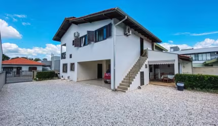 Casa com 2 quartos à venda no Souza Cruz, Brusque , 240 m2 por R$ 1.270.000