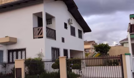 Casa com 2 quartos à venda no Souza Cruz, Brusque , 240 m2 por R$ 1.270.000