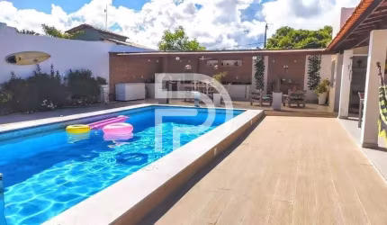 Casa à Venda em Itacimirim na Ilha do Meio, Próxima à Praia da Espera e Praia do Surf, com Localiza