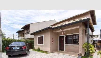 Casa em Porto Alegre, no bairro Aberta Dos Morros, com 5 dormitório(s), e 5 banheiros, à venda.