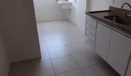 Excelente, novo dois quartos com suite.