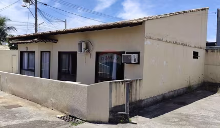Casa com 03 quartos, sendo 01 suíte, no Recanto de Itaipuaçu, perto da praia do Recanto