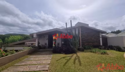 CASA DUPLEX ALTO PADRÃO EM CAMOBI - CA1225