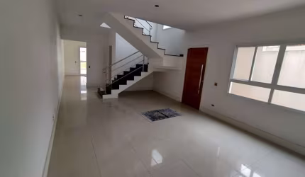 Excelente sobrado à venda com 3 suites e 4 vagas de garagem, na região da Vila Rosália, Guarulhos,