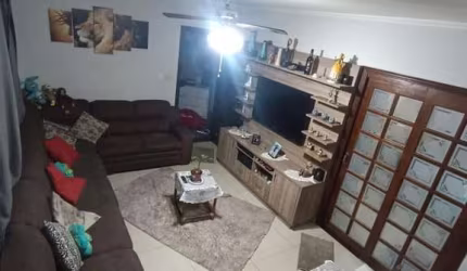 Excelente Sobrado à venda, com 119 metros, 3 dormitórios, 1 suite, 3 vagas - Jardim Vila Galvão, Gu