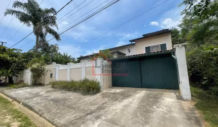 Casa com 5 quartos à venda no Balneário Gardem Mar, Caraguatatuba  por R$ 1.250.000
