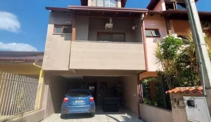Casa 3 dormitórios à venda Hípica Porto Alegre/RS