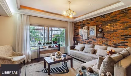 Casa de 3 dormitórios, no bairro Espírito Santo