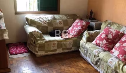 Casa para Venda - 143m², 3 dormitórios, 2 vagas - Medianeira