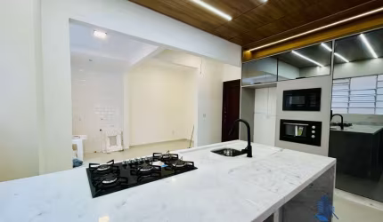 APARTAMENTO LOCALIZADO NO CENTRO - Vende-se lindo apartamento com 3 dormitórios amplos e ilmuniados com 1 suíte de 143 m² úteis e 160 total no Centro de Curitiba, Paraná