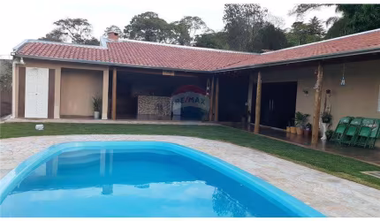 BELÍSSIMA CHÁCARA COM 2600M², PERTINHO DO RESTAURANTE DO AMADEU EM MOGI MIRIM.  (aceita permuta com imóvel de menor valor)