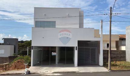 Salão Comercial com 2 banheiros, com Casa de 3 quartos 2 banheiros à Venda