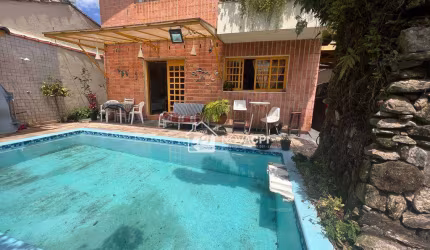 Sobrado com 3 Quartos no Canto do Forte - Praia Grande/SP