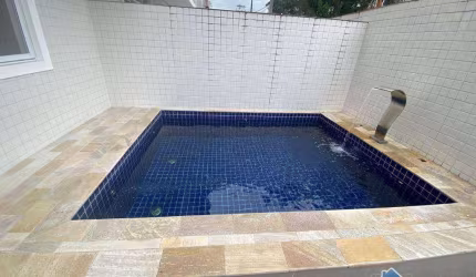 Casa com piscina á venda no Boqueirão em Santos 3 Quartos