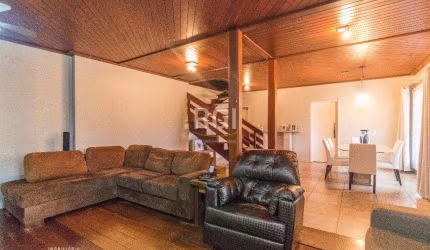 Casa para Venda - 600.05m², 3 dormitórios, sendo 2 suites, 5 vagas - Vila Nova
