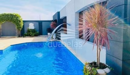 Vendo linda casa em Condomínio.