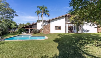 Casa em condomínio fechado com 3 quartos à venda na Avenida da Cavalhada, 5205, Cavalhada, Porto Alegre por R$ 4.900.000