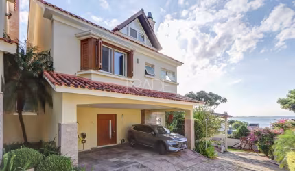 Casa em condomínio fechado com 4 quartos à venda na Rua Professor Ildefonso Gomes, 80, Vila Conceição, Porto Alegre por R$ 2.690.000