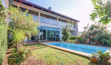 Casa com 4 quartos à venda na Rua Guato, 111, Vila Assunção, Porto Alegre por R$ 2.390.000