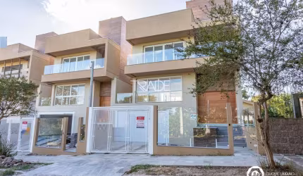 Casa com 3 quartos à venda na Rua Coroados, 675, Vila Assunção, Porto Alegre por R$ 1.752.000