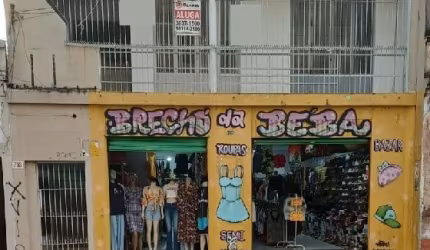 Prédio de 265,39 m², com uma loja e dois apartamentos, para venda