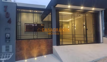 Casa com 03 quartos, 175m² no Jardim Ismênia  SJC