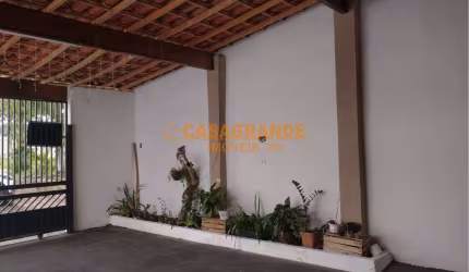 Casa com 03 quartos, 210m² no Jardim Satélite SJC