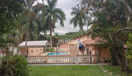 Chácara com 4 dormitórios à venda, 1765 m² por R$ 870.000,00 - Veraneio Irajá - Jacareí/SP