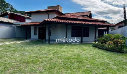 Casa com 3 dormitórios à venda, 480 m² por R$ 1.680.000 - Estância Guararema - Guararema/SP