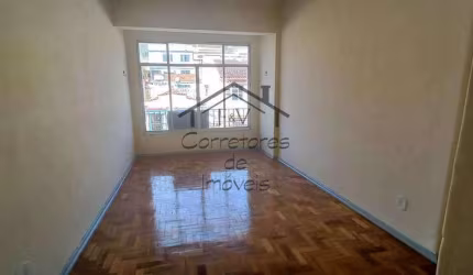 Apartamento com 3 quartos à venda na Rua Comandante Aristides Garnier, 174, Penha Circular, Rio de Janeiro, 72 m2 por R$ 180.000