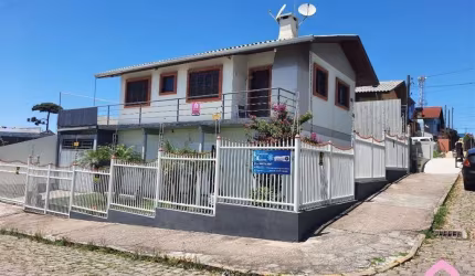 Casa com 4 quartos à venda na Cidade Nova, Caxias do Sul  por R$ 630.000