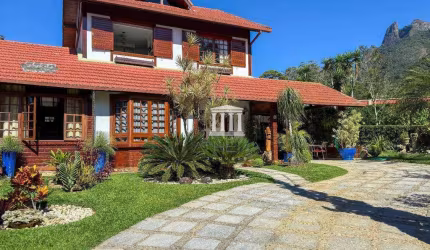 Casa com 3 dormitórios à venda, 250 m² por R$ 1.800.000,00 - Granja Guarani - Teresópolis/RJ