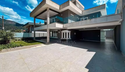 Casa com 4 dormitórios à venda, 381 m² por R$ 1.790.000,00 - Comary - Teresópolis/RJ