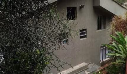 Exclusiva casa em condomínio para locação no Tucuruvi, São Paulo-SP! 4 quartos, 4 suítes, 2 salas, 2 banheiros, 2 vagas. Venha viver no paraíso da Cantareira!