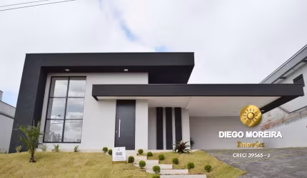 Casa á venda em Atibaia em condomínio