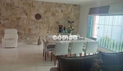 Casa Terrea com 3 Quartos sendo 1 Suite 2 Vagas com Piscina à venda, 430 metros Vila Augusta Guarulhos SP