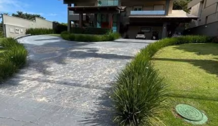 CASA EM CONDOMINIO ROYAL GOLF