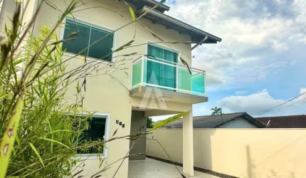 Casa com 3 quartos à venda na Paulino de Jesus, --, Vila Nova, Joinville por R$ 583.000