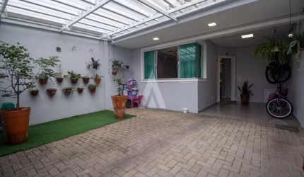 Casa com 3 quartos à venda na Rua Bernardo Ziemer, --, Glória, Joinville por R$ 840.000