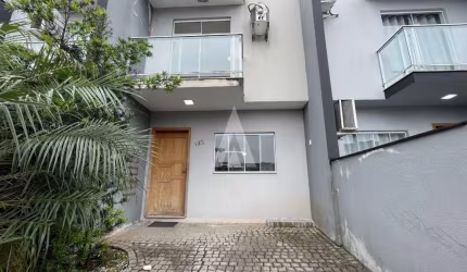 Casa com 2 quartos à venda na Rua Carlos Ropelatto, --, Guanabara, Joinville por R$ 330.000
