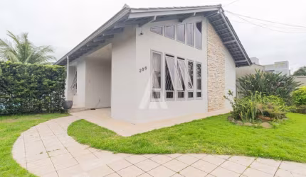 Casa com 3 quartos à venda na Rua Carlos Stiel, --, Glória, Joinville por R$ 1.300.000