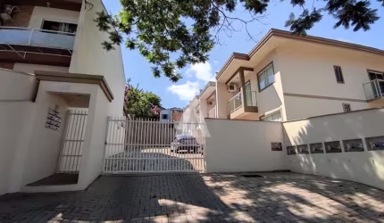 Casa em condomínio fechado com 2 quartos à venda na Rua Soledade, --, Iririú, Joinville por R$ 380.000