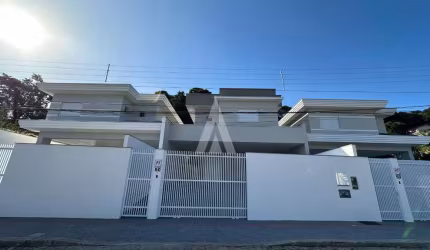 Casa com 4 quartos à venda na Rua Campo Alegre, --, Atiradores, Joinville por R$ 2.215.000