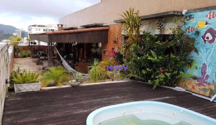 Espetacular Cobertura linear de 4 quartos com 3 vagas nas Laranjeiras-RJ!