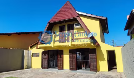 CASA BEIRA MAR 3 QUARTOS ESTILO CHALÉ SUIÇO  EDÍCULA  ITANHAÉM SP