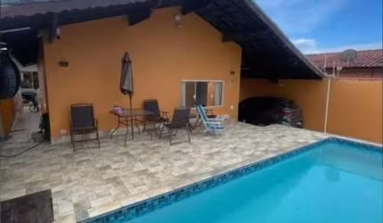 CASA 50M DO MAR COM PISCINA E CHURRASQUEIRA! 4 QUARTOS - ITANHAEM/SP