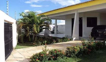 Casa à Venda - Candelária - Natal/RN